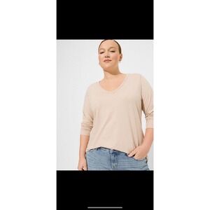 Torrid Girlfriend V-Neck Long Sleeve Tee size 0 - Large